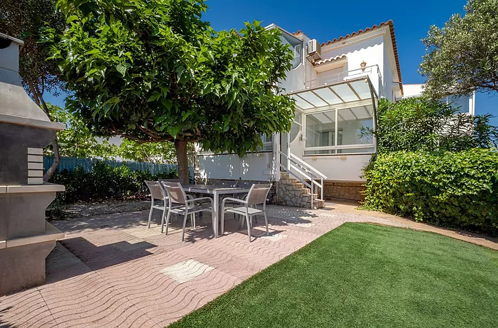 apartamento-en-primera-linea-de-mar-reformado-en-empuriabrava-913