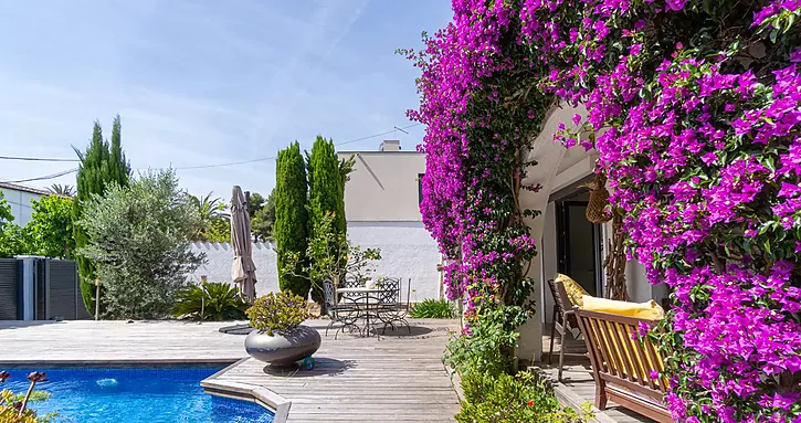 Casa con piscina en venta en Empuriabrava, una oportunidad ideal para disfrutar de una ubicación pri