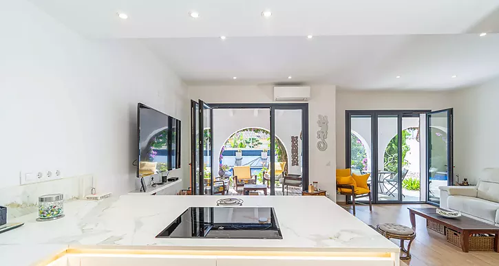 Casa con piscina en venta en Empuriabrava, una oportunidad ideal para disfrutar de una ubicación pri