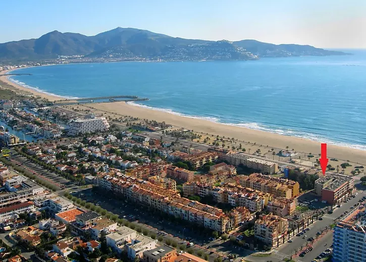 apartamento-en-venta-a-50-metros-de-la-playa-de-empuriabrava-986