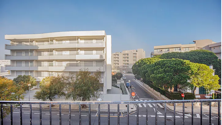 piso-segunda-linea-de-mar-con-ocupas-en-venta-989