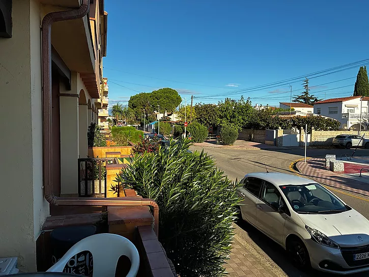 Apartment for sale in Empuriabrava, just 100 meters from the beach. A unique opportunity to enjoy th