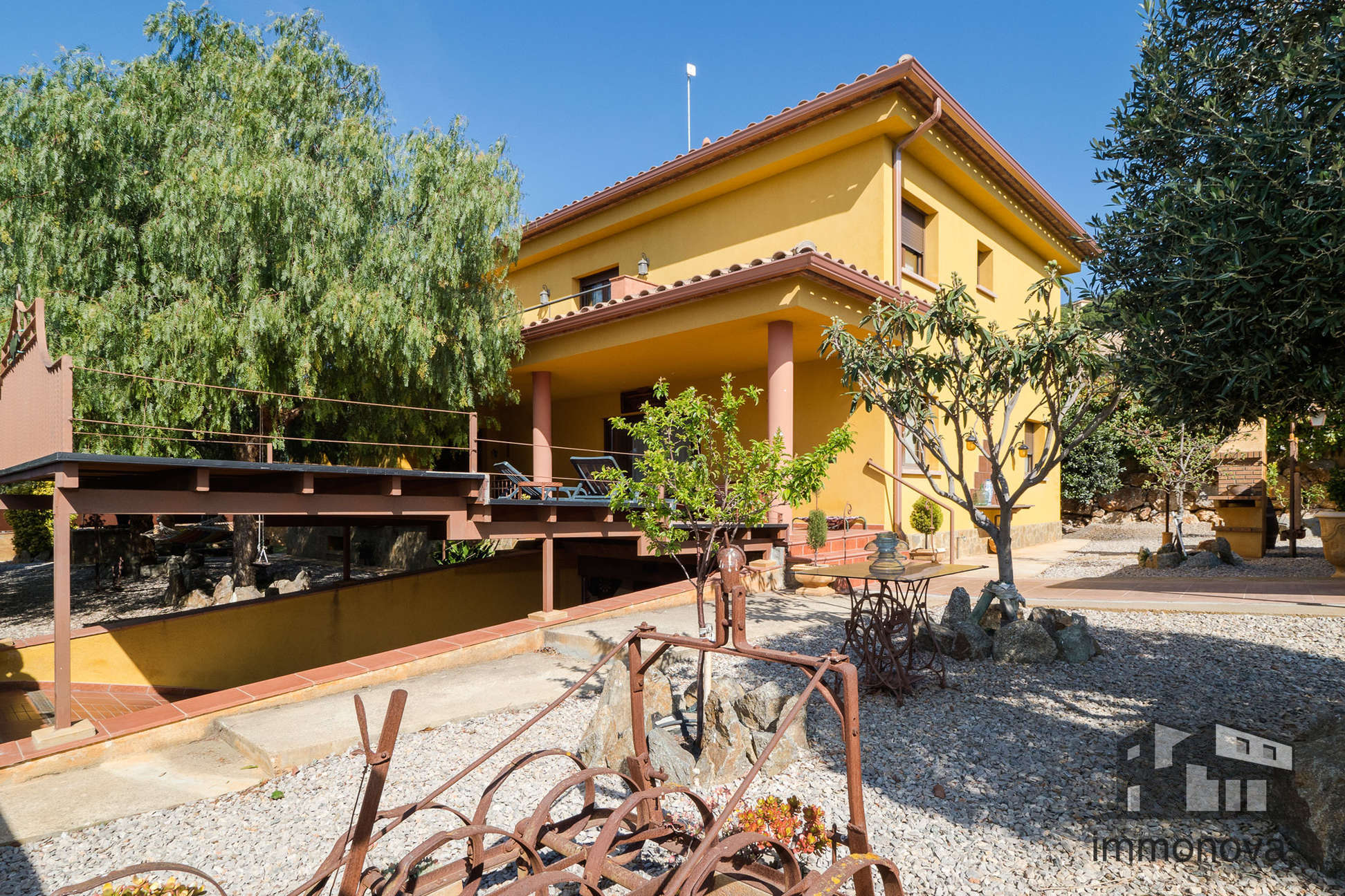 Bonita casa ideal para vivir todo el año en venta en Palau Savardera