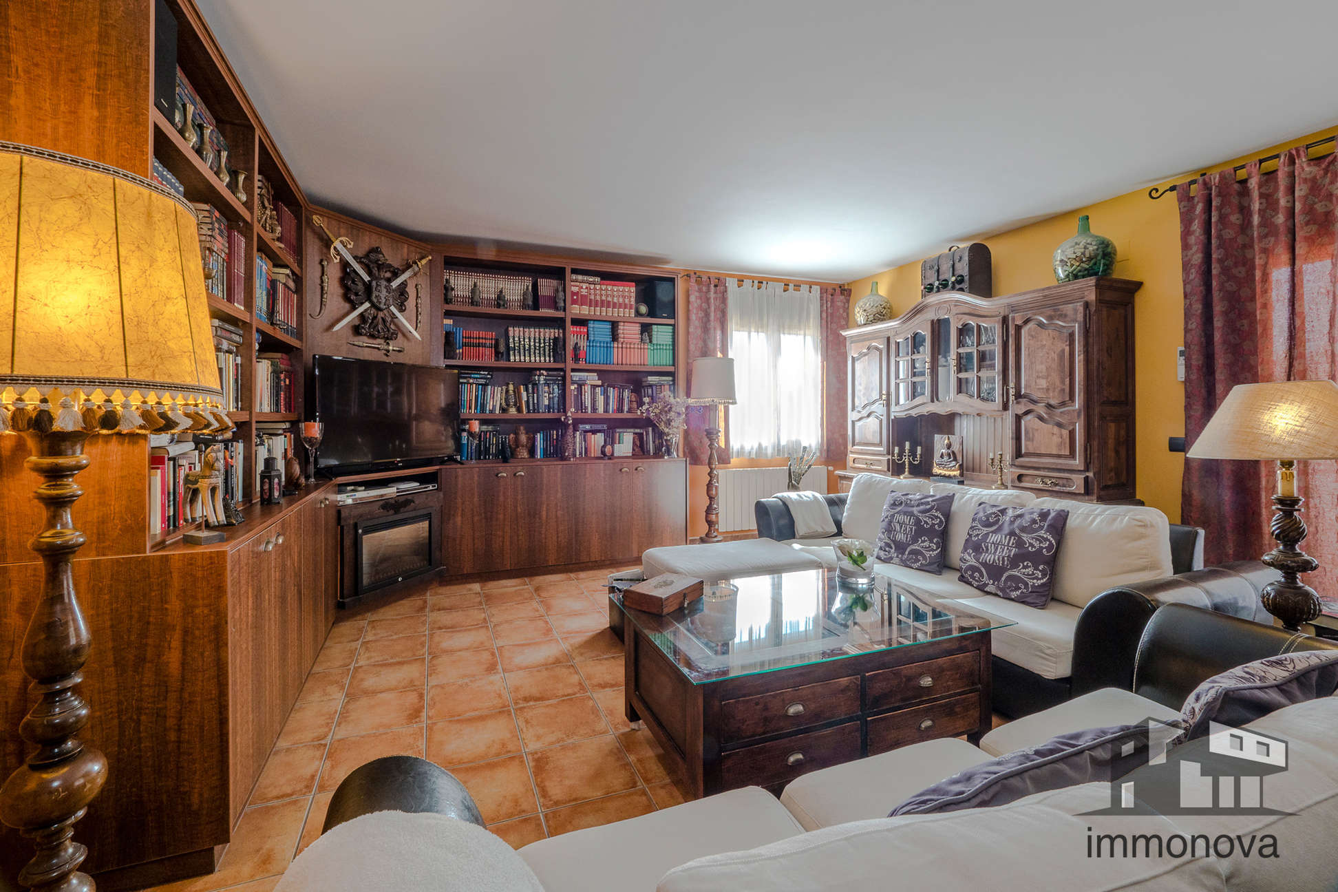 Bonita casa ideal para vivir todo el año en venta en Palau Savardera