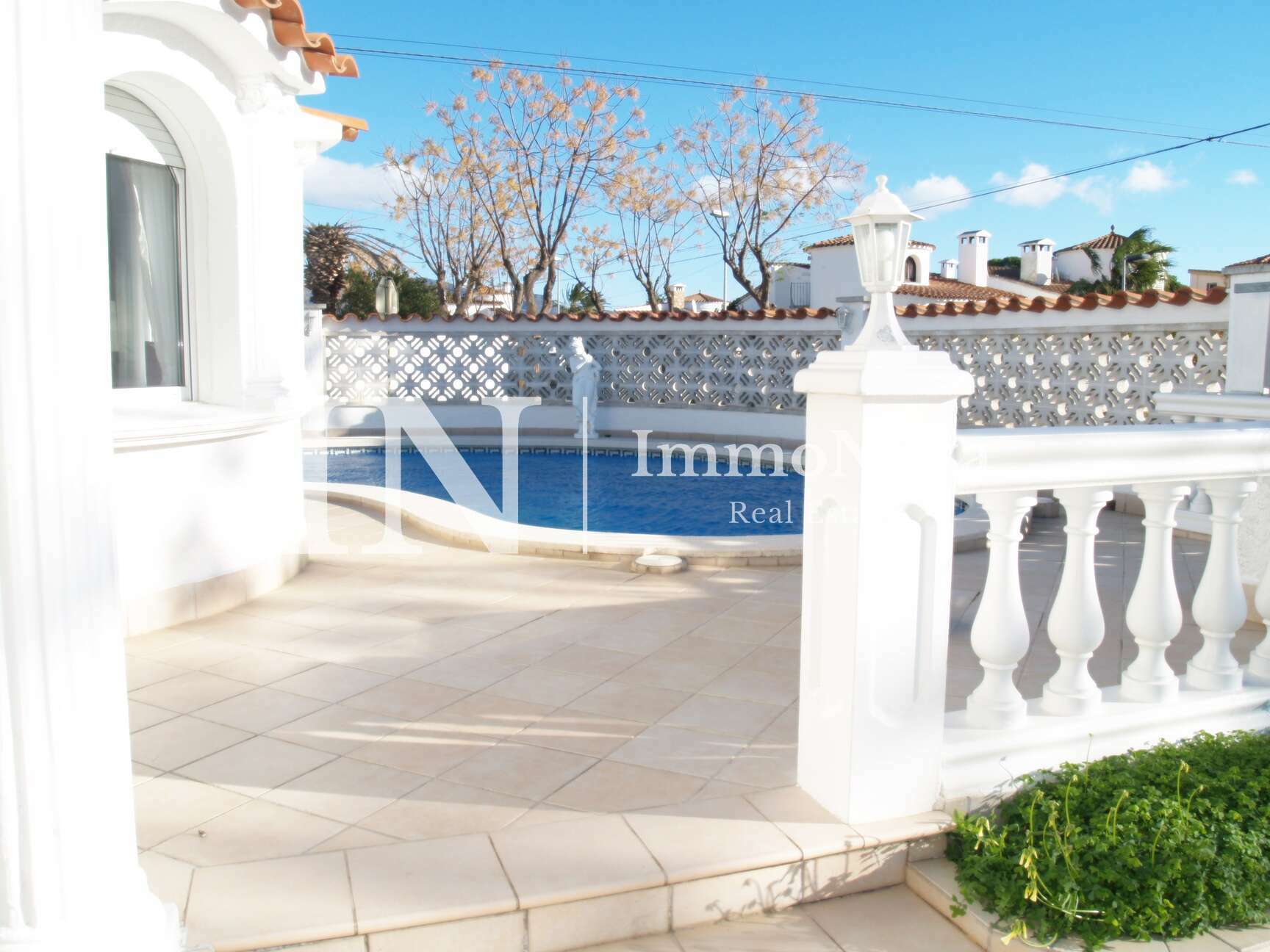 Schönes renoviertes Haus mit Pool zu verkaufen Empuriabrava